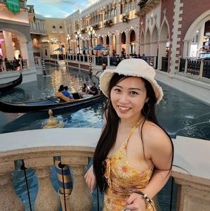 Meet your Posher, Eugenia